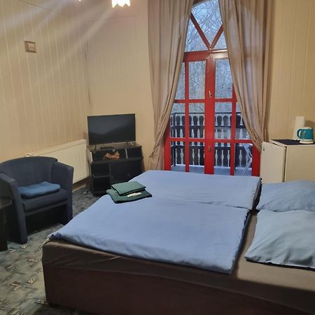 Hotel Studanka à Orlová Extérieur photo