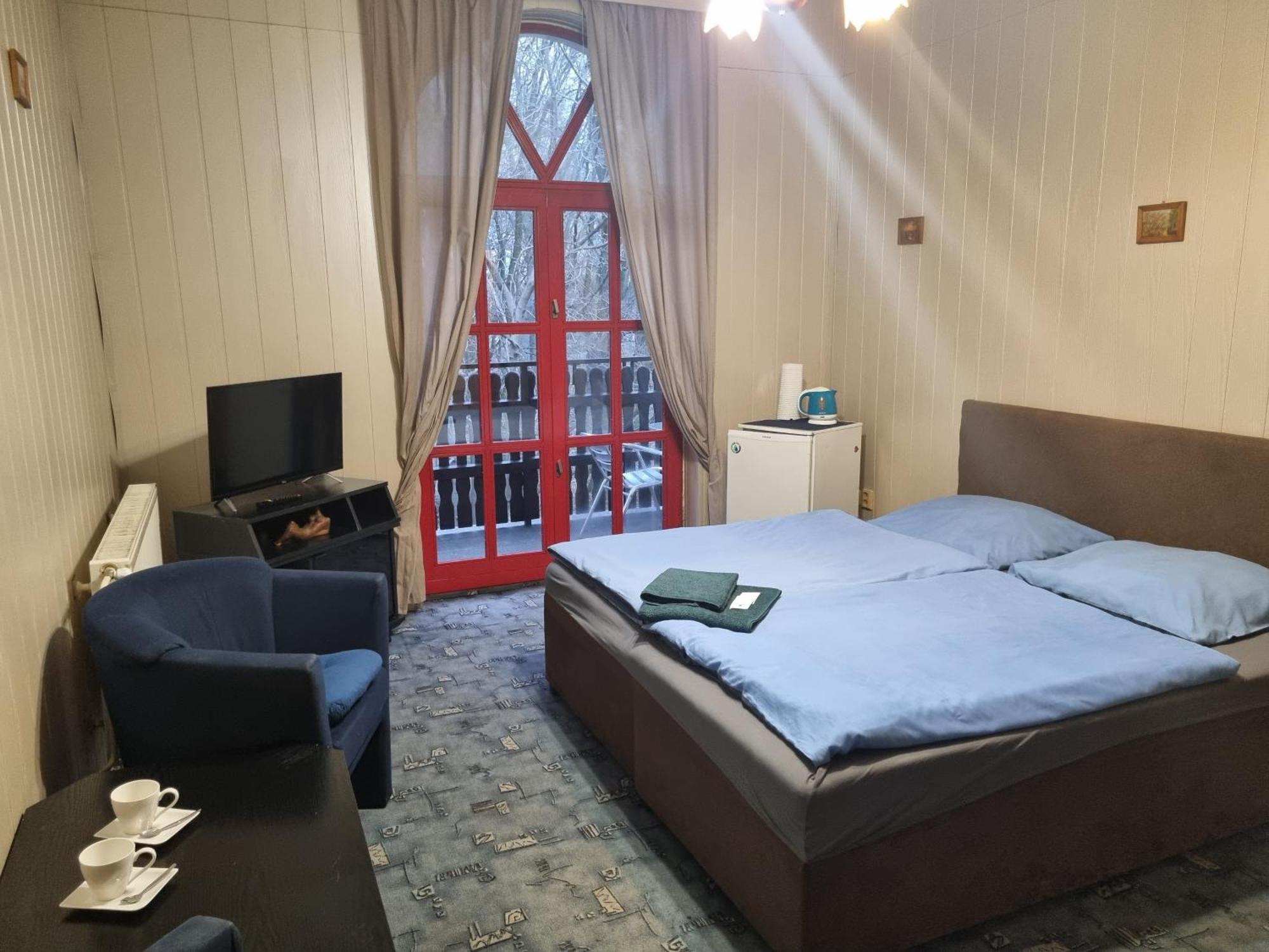 Hotel Studanka à Orlová Extérieur photo