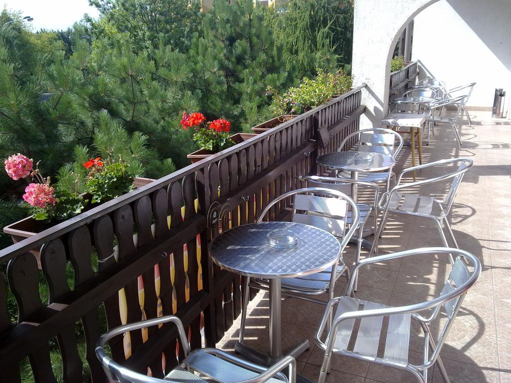 Hotel Studanka à Orlová Extérieur photo