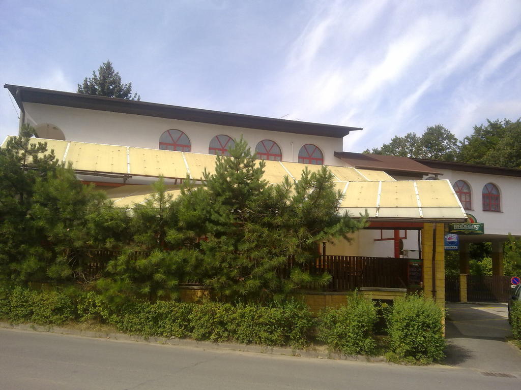 Hotel Studanka à Orlová Extérieur photo